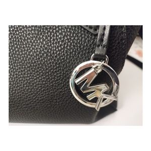 Michael kors satchel bag medium